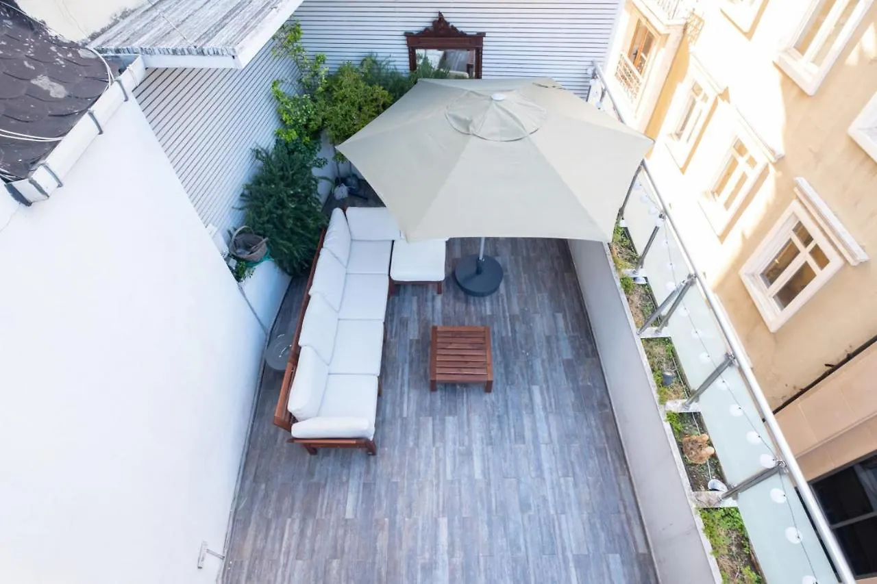 Apartamento Flat With Terrace Near Istiklal Street Estambul