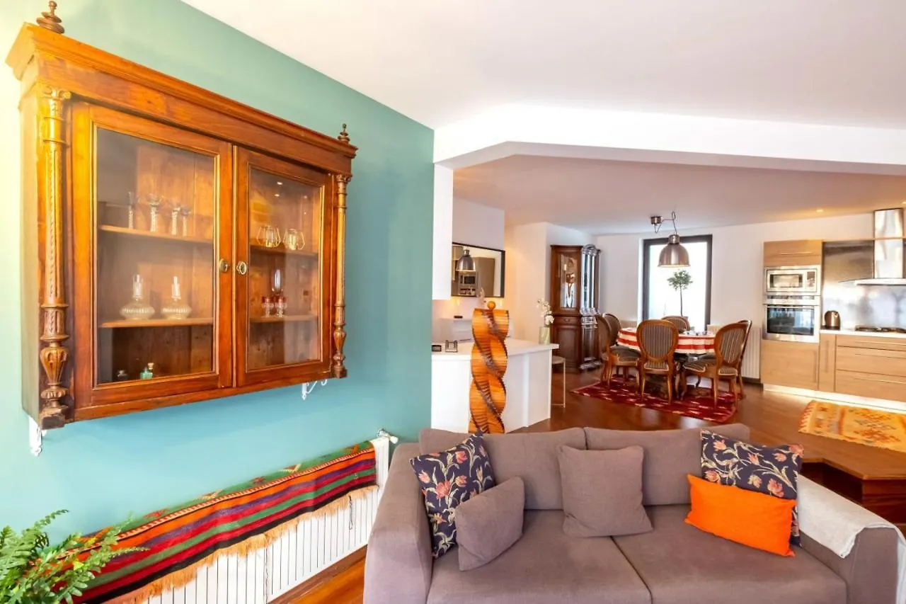 Apartamento Flat With Terrace Near Istiklal Street Estambul