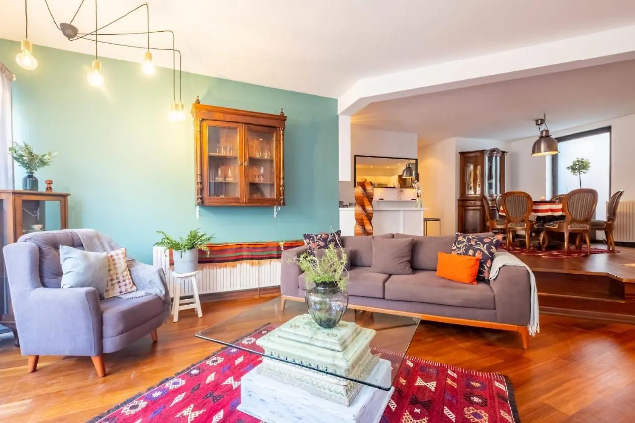 Apartamento Flat With Terrace Near Istiklal Street Estambul